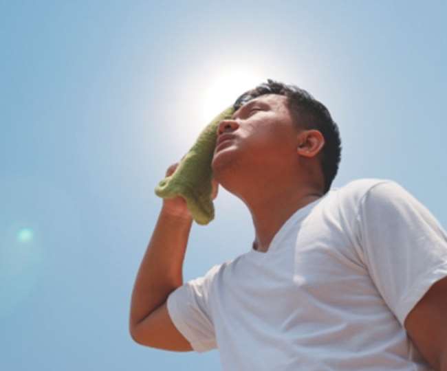 https://www.jagranimages.com/images/newimg/15052022/15_05_2022-heat_stroke_22713700.jpg