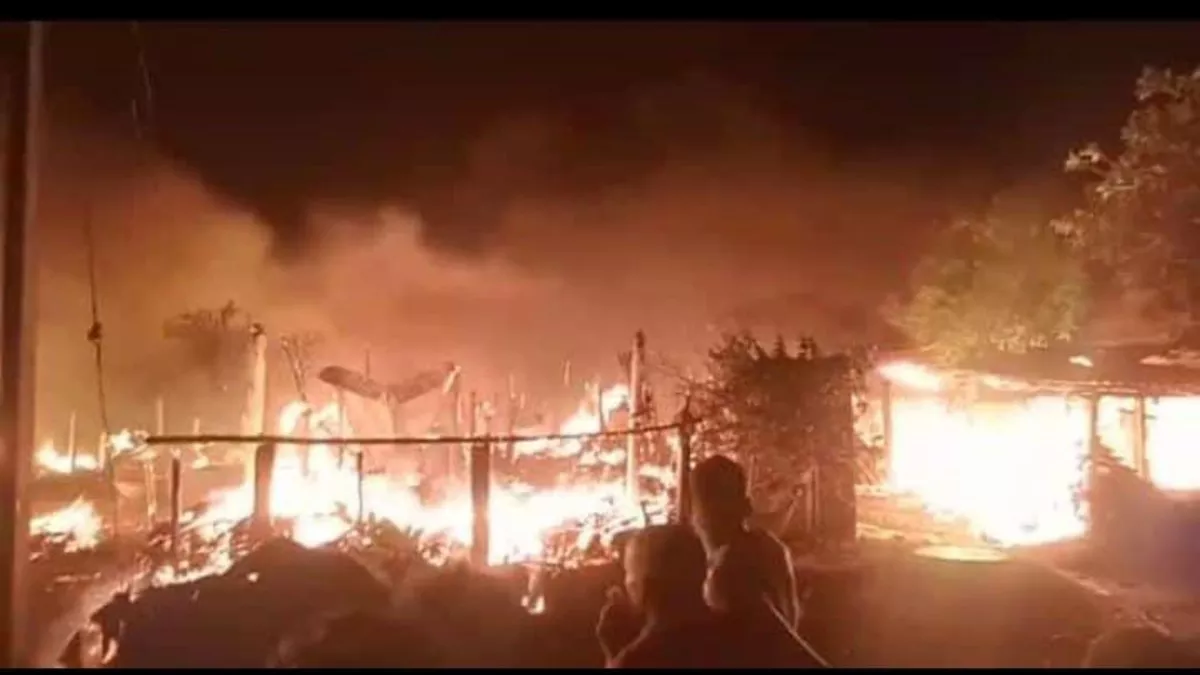Bihar News: बेगूसराय में आग लगने से पूरा मोहल्ला जलकर राख, 100 घर जले; आंधी-तूफान में एक की मौत