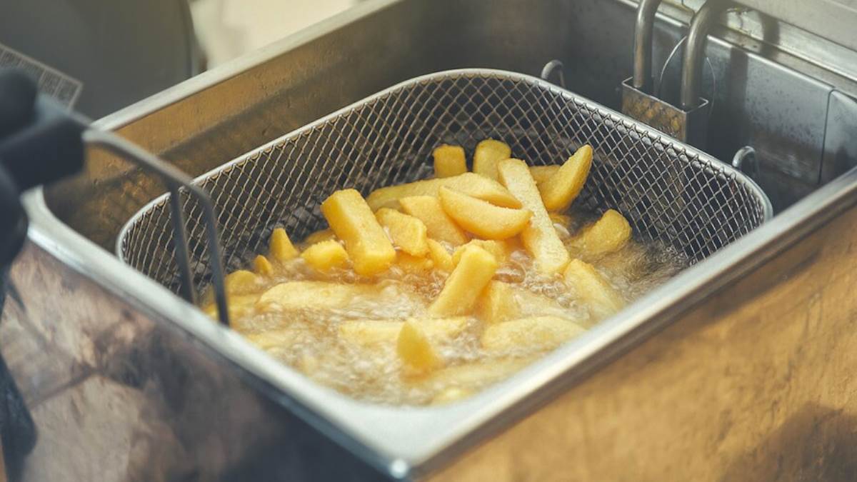 Fried Food Side Effects खाने में मज़ेदार लगने वाली तलीभुनी चीज़ें बना