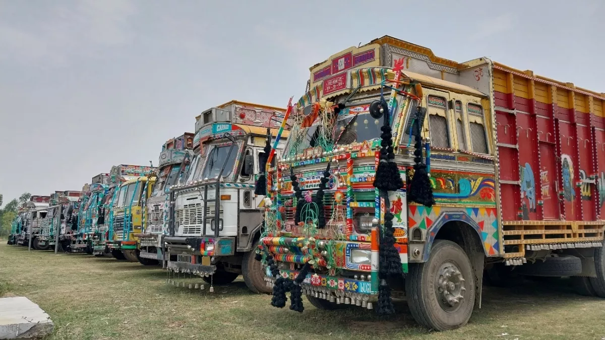 सिवान में ओवरलोडिंग की जांच करने गई टीम पर ट्रक ड्राइवरों ने किया हमला, एक होमगार्ड जवान गंभीर रूप से घायल