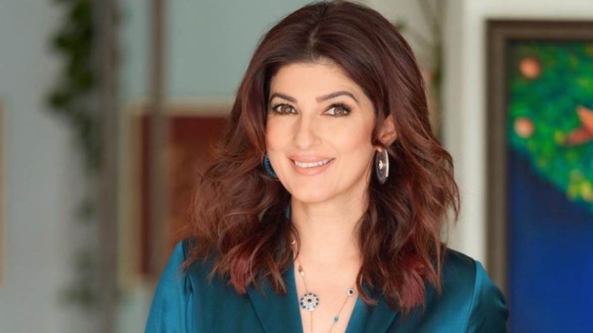 https://www.jagranimages.com/images/newimg/15052023/15_05_2023-twinkle_khanna_on_coronation_sbcjhc_23412936.jpg