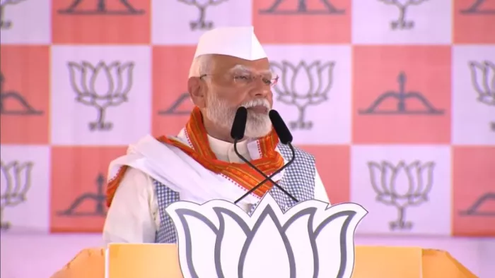 महाराष्ट्र के डिंडोरी में कांग्रेस पर जमकर बरसे PM Modi। फोटोः @BJPLive
