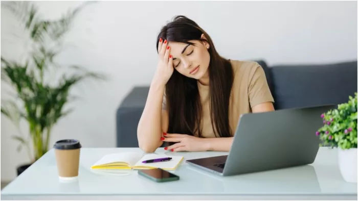 स्ट्रेस फ्री लाइफ के लिए अपनाएं ये टिप्स। (Image Credit - Freepik)