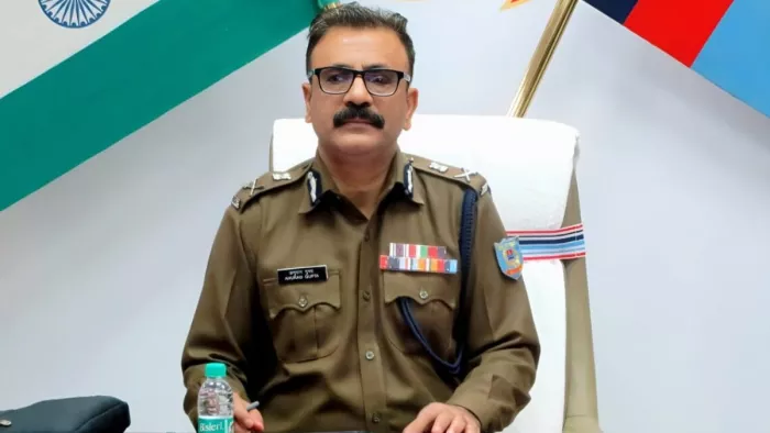 जमीन-जायदाद में IAS अफसरों से पीछे नहीं झारखंड के IPS