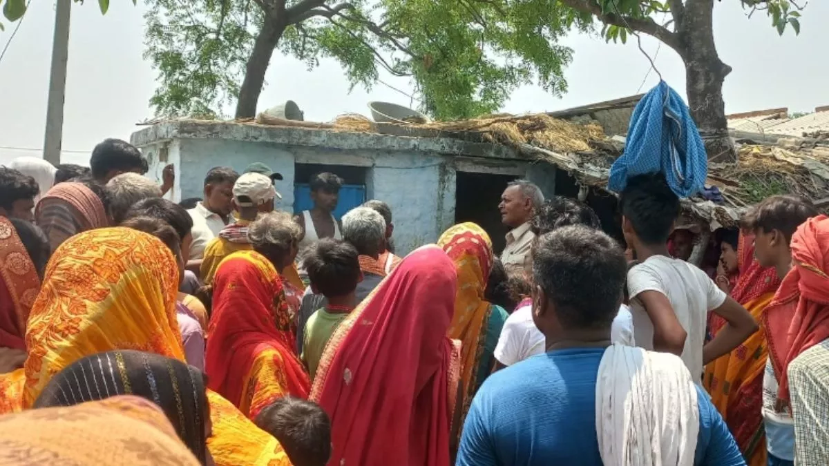 Bhagalpur News: खड़ी ई-रिक्शा को चलाने लगी बच्ची, पलटने से मौत