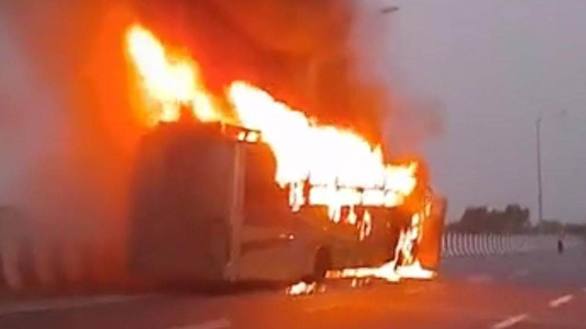 https://www.jagranimages.com/images/newimg/15052025/15_05_2025-lucknow_fire_news_23938055.jpg