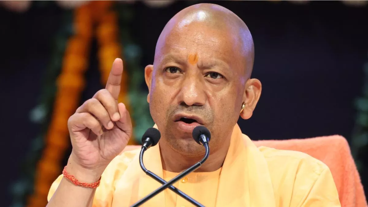 यूपी में फ‍िर चली तबादला एक्‍सप्रेस, योगी सरकार ने तीन IAS और 51 PCS अधिकारियों का क‍िया तबादला