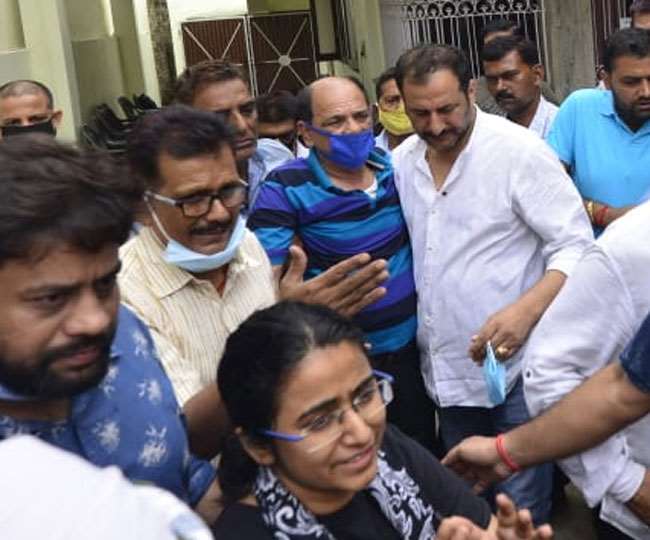 Sushant Singh Rajput Funeral: Father arrived Mumbai to see son ...