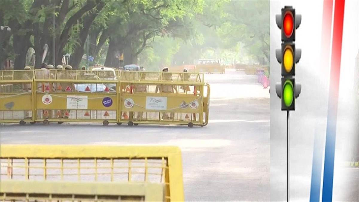 Delhi Traffic Update: दिल्ली में आज भी कई मार्गों पर आवाजाही रहेगी बाधित