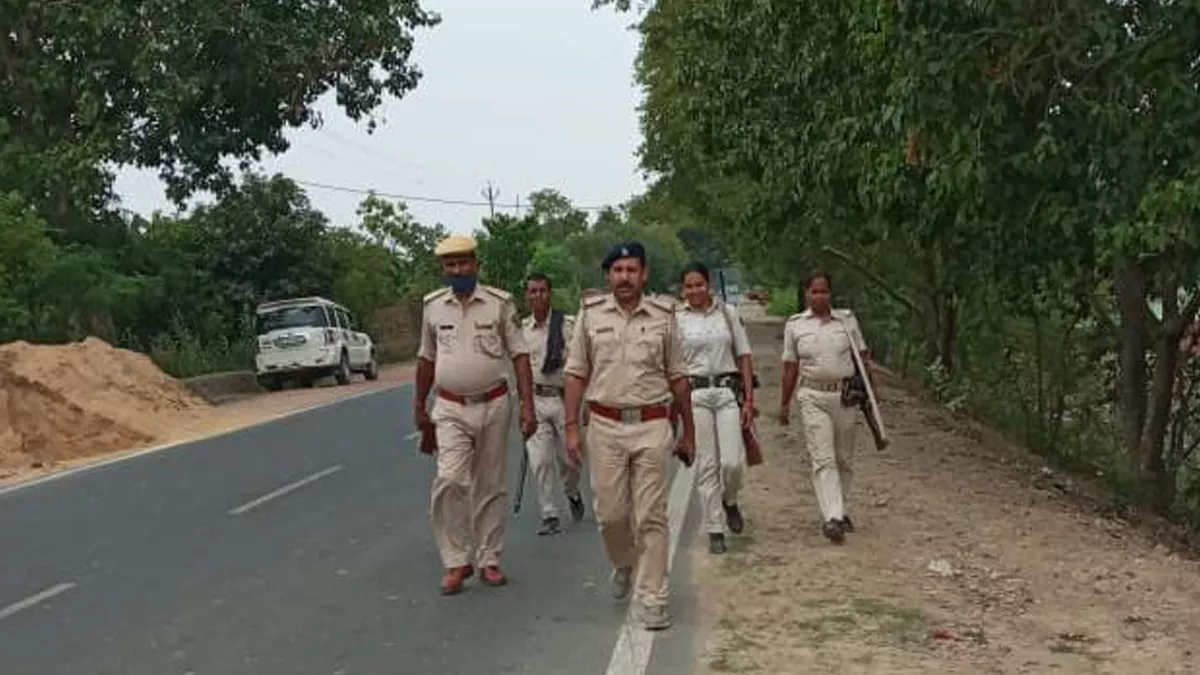 मुंगेर : पुलिस और अपराधियों में फायरिंग, रुपये नहीं देने पर गुस्से में हथियार लेकर दुकानदार के घर पहुंचे थे रंगदार - Firing between criminals and police in ...