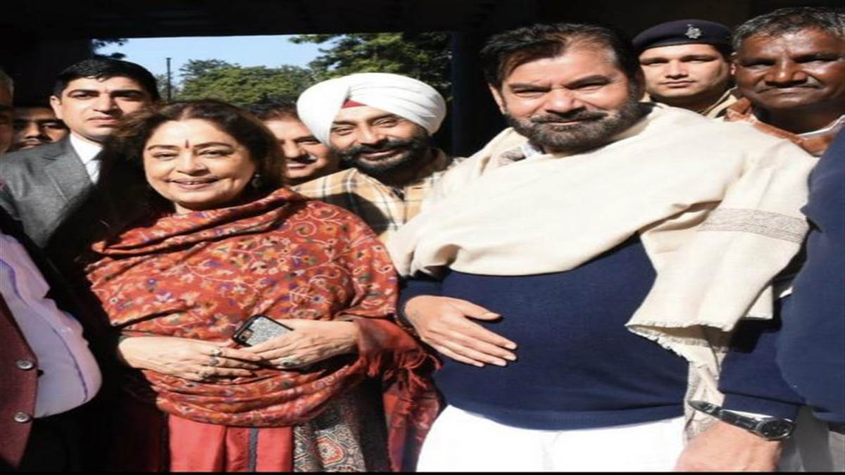 congress leader subhash chawla birth wish to chandigarh mp kirron kher chandigarh politics