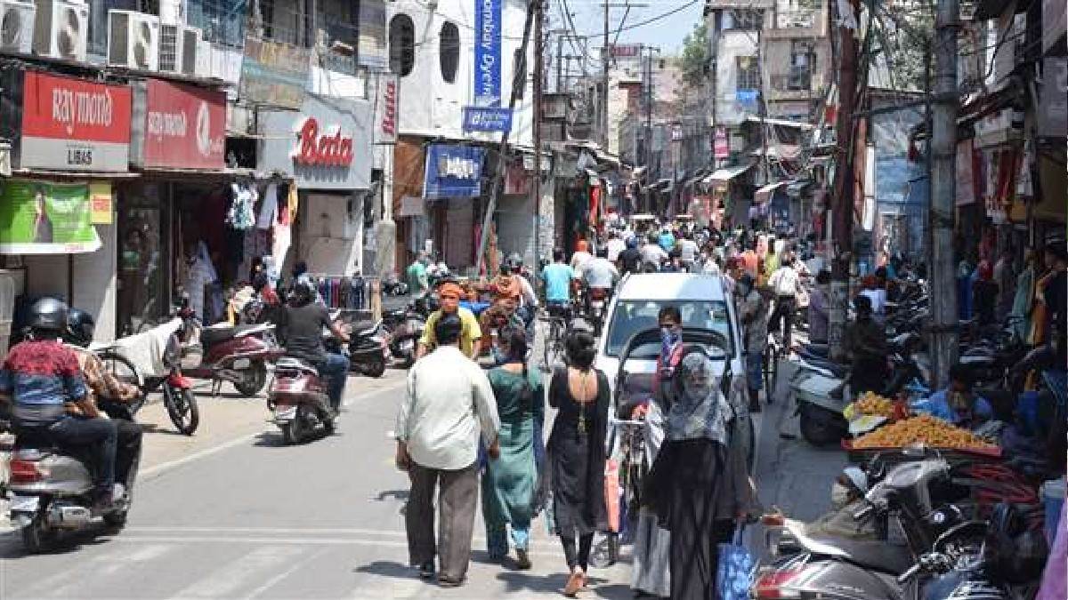 मुरादाबाद के टाउन हॉल पर लगने वाली बाजार तीन दिन में हो जाएगी शिफ्ट