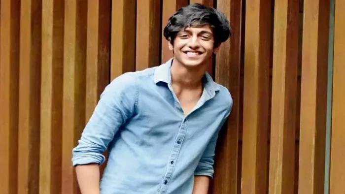 Ananya Pandey brother Ahaan panday brutally trolled for copying Shah Rukh Khan