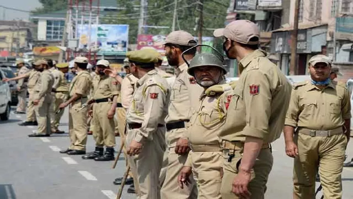 पश्चिम बंगाल पंचायत चुनाव: उत्तर दिनाजपुर में हिंसा, लेफ्ट और कांग्रेस के तीन समर्थकों को लगी गोली