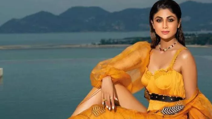Shilpa Shetty अभिनेत्री शिल्पा शेट्टी के घर में चोरी