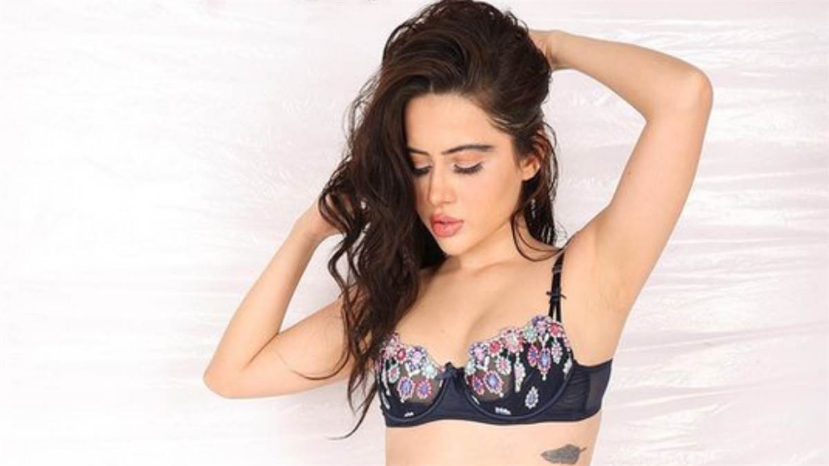 https://www.jagranimages.com/images/newimg/15062023/15_06_2023-urfi_javed_23442374.jpg