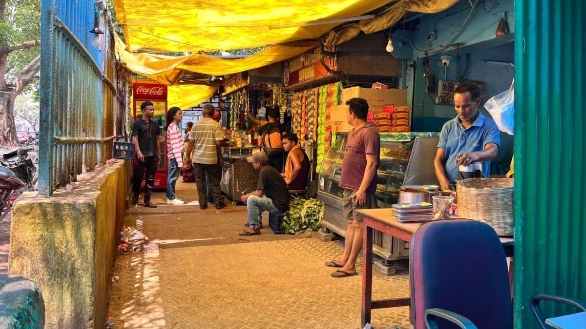 railway gave 72 hours ultimatum to 25 lease holder licensed shopkeepers near chakradharpur railway station