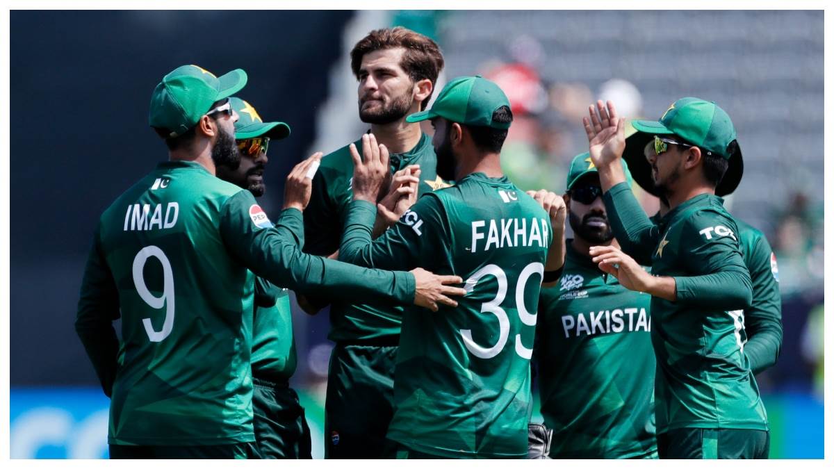 https://www.jagranimages.com/images/newimg/15062024/15_06_2024-pakistan_cricket_team_23739605.jpg