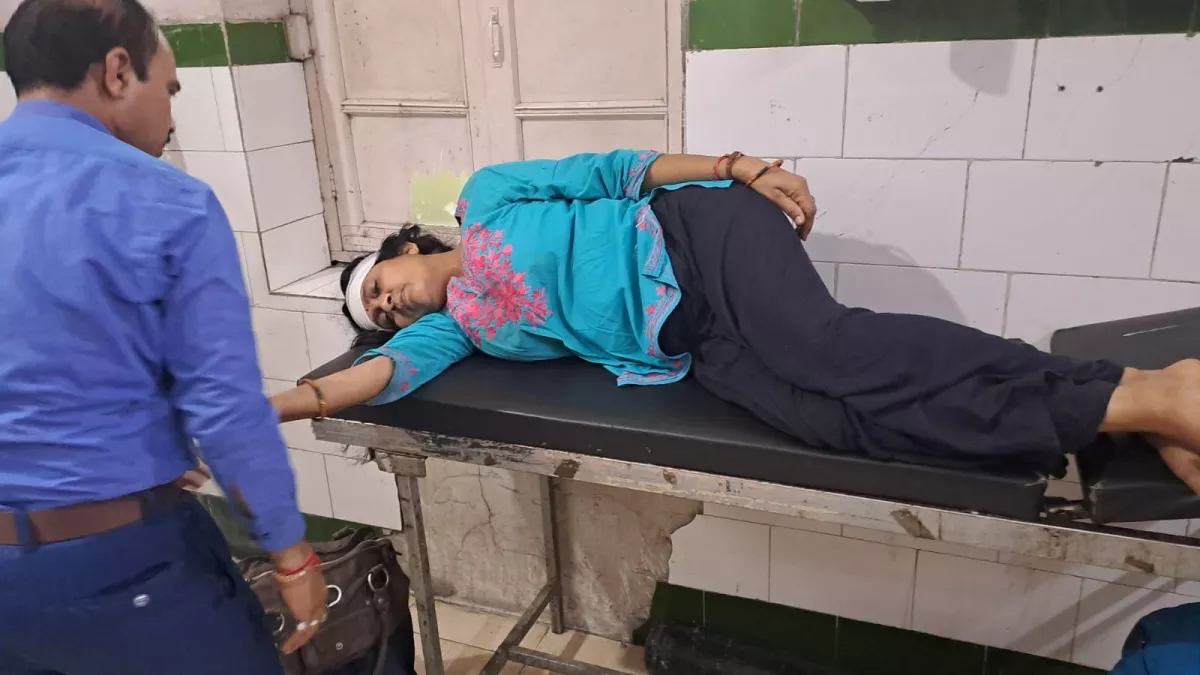 काशीपुर: हरिद्वार जा रही बस हाइवे पर पलटी, नौ यात्री घायल; चालक और कंडक्टर फरार