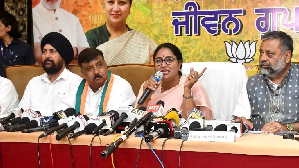 'केजरीवाल को कभी भी हो सकती जेल', लुधियाना में बोलीं दिल्ली की CM रेखा गुप्ता; भगवंत मान को बताया डमी सीएम