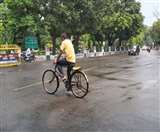 Weather Update: राहत की बूंदों ने बदला मौसम का मिजाज, मेरठ और आसपास गरज के साथ बरसे बादल Meerut News