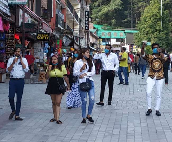 शहर में आने वाले सैलानियों को अब कोरोना के हर नियम का पालन करना होगा।