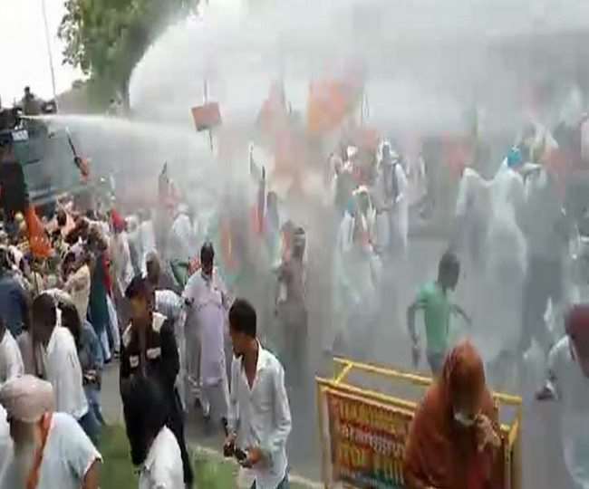 BJP workers going to surround