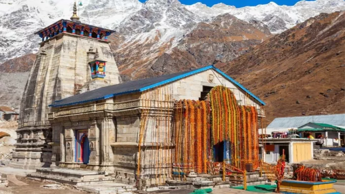 Meerut Kedarnath Distance सावन के महीने में बड़ी संख्या में लोग केदारनाथ मंदिर दर्शनों के लिए जा रहे हैं।