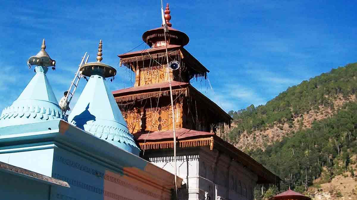 famous temple in tehri lord shiva worshiped in elderly form in budhakedar temple