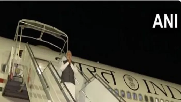 पीएम मोदी फ्रांस की यात्रा के समापन के बाद संयुक्त अरब अमीरात के लिए रवाना हुए।