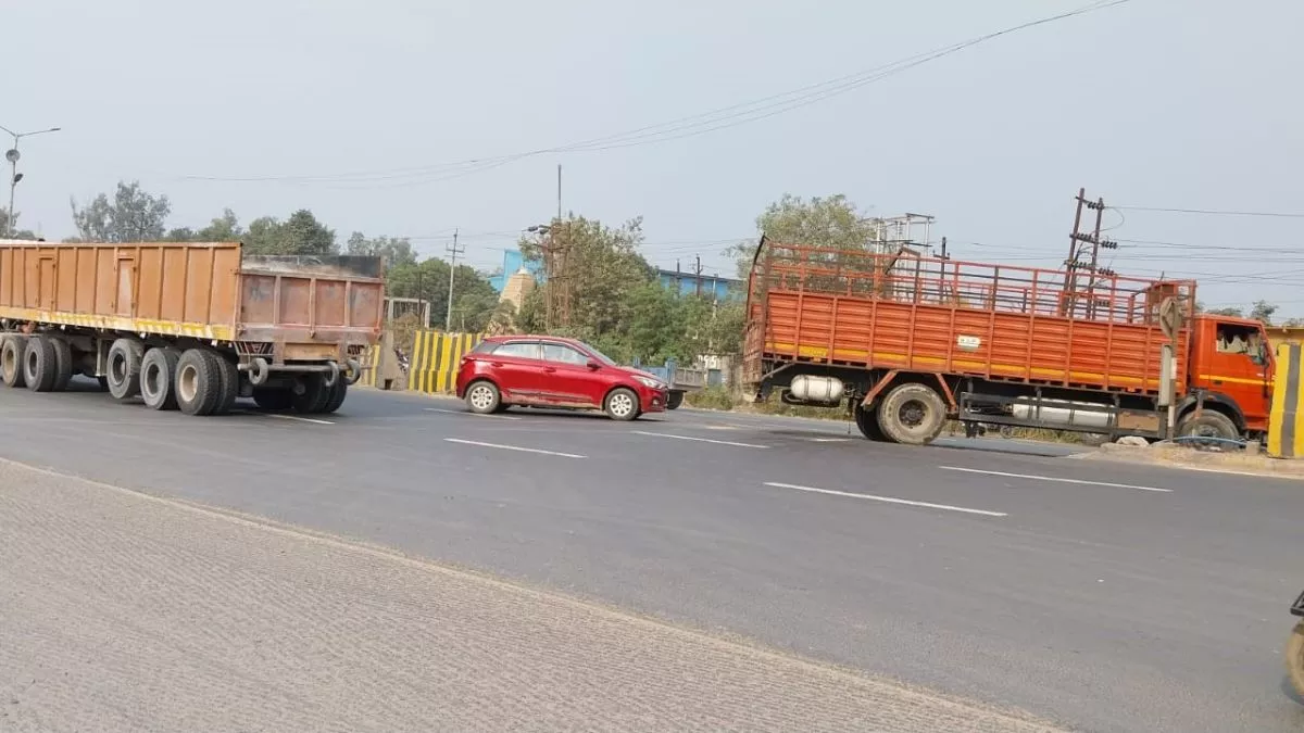 UP News: अलीगढ़-गाजियाबाद एनएच-34 पर ब्लैक स्पाट होंगे खत्म, 300 करोड़ रुपये से बनेगा अंडरपास और सर्विस रोड