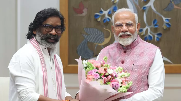 झारखंड के सीएम हेमंत सोरेन ने दिल्ली में प्रधानमंत्री मोदी से शिष्टाचार मुलाकात की।