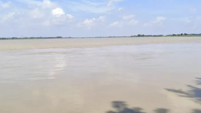 खगड़िया के चौथम प्रखंड अंतर्गत दियारा क्षेत्र में उफान पर बागमती। फोटो- जागरण