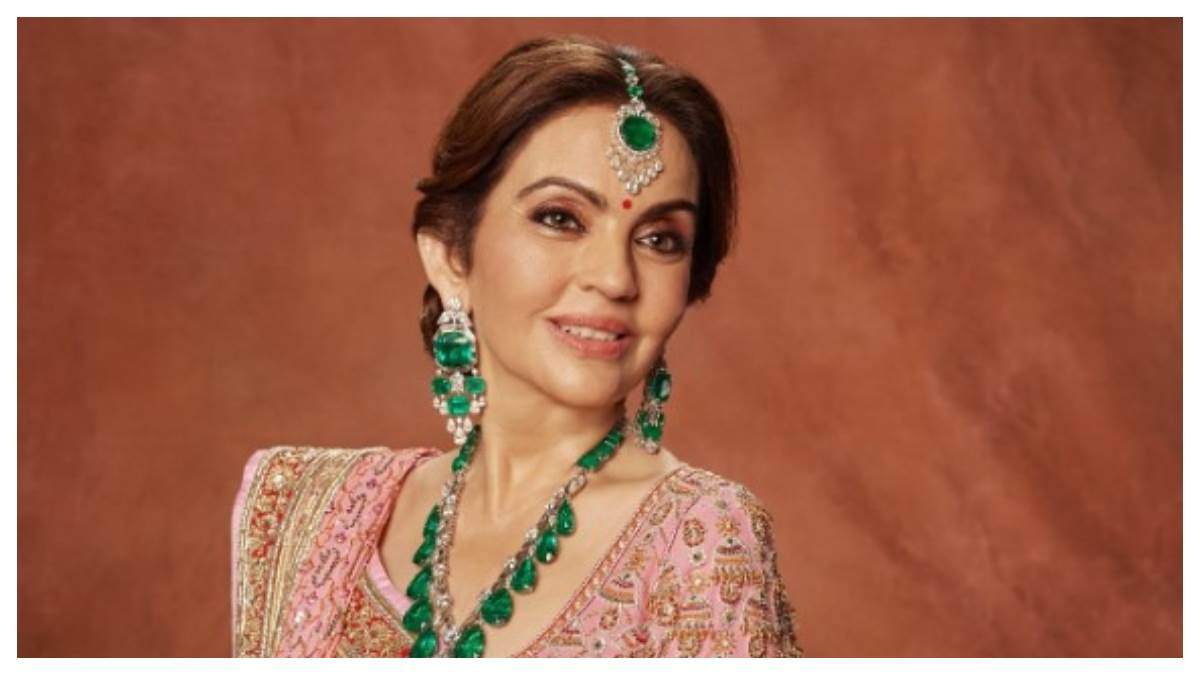 https://www.jagranimages.com/images/newimg/15072024/15_07_2024-nita_ambani_look_in_reception_23758864.jpg
