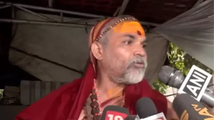 Jyotirmath Shankaracharya Meet Pm Modi पीएम मोदी ने ज्योतिर्मठ के शंकराचार्य से की मुलाकात।