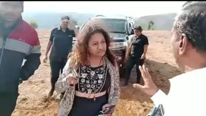 IAS अधिकारी पूजा खेडकर के माता-पिता फरार (Image: Internet)