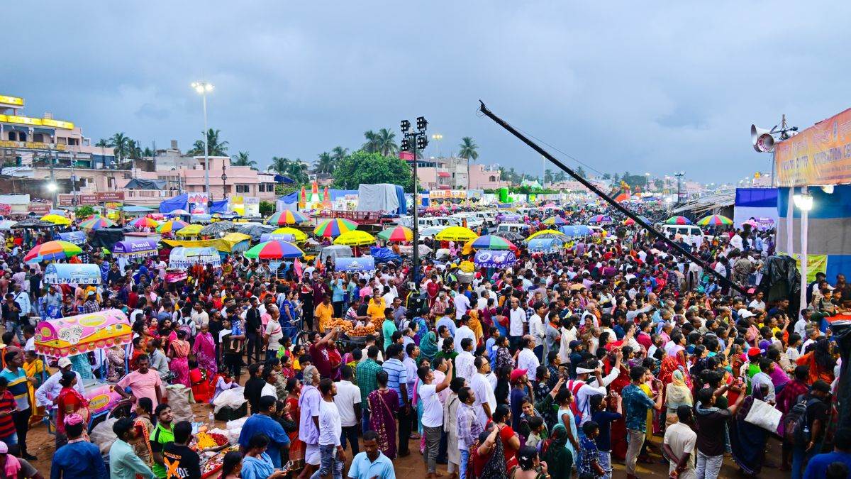 https://www.jagranimages.com/images/newimg/15072024/15_07_2024-puri_jagannath_crowd_23758704.jpg