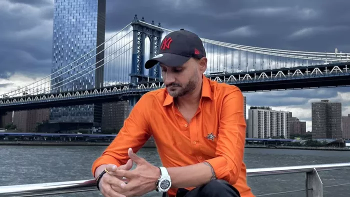 हरभजन सिंह को सरेआम क्यों मांगनी पड़ी माफी? (PC- Harbhajan Singh X account)