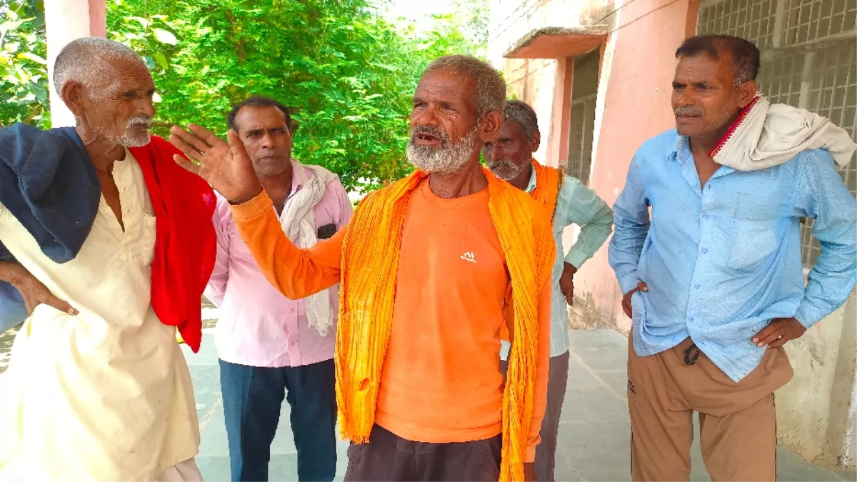 Hamirpur News: प्रयागराज से भतीजे का शव लेकर आए चाचा पर हत्या का आरोप, मिले चोट के निशान