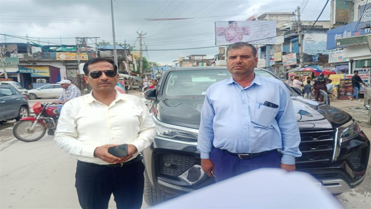 ncr rewari news more then 10 lakhs stolen from sbi bank in bawal