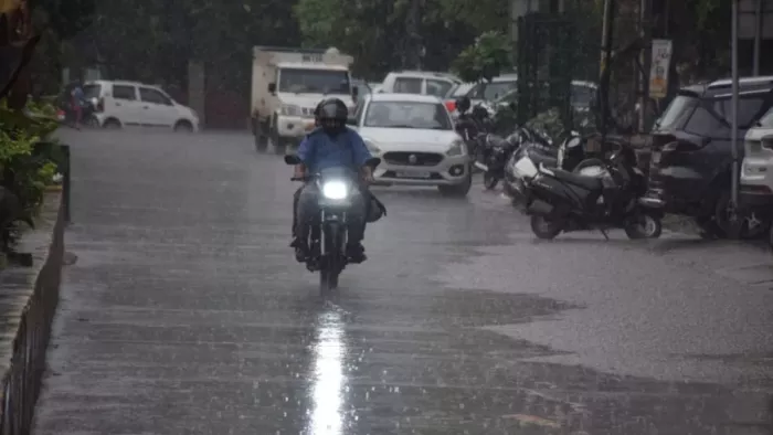 इस पूरे सप्ताह भर रिमझिम फुहार के आसार।