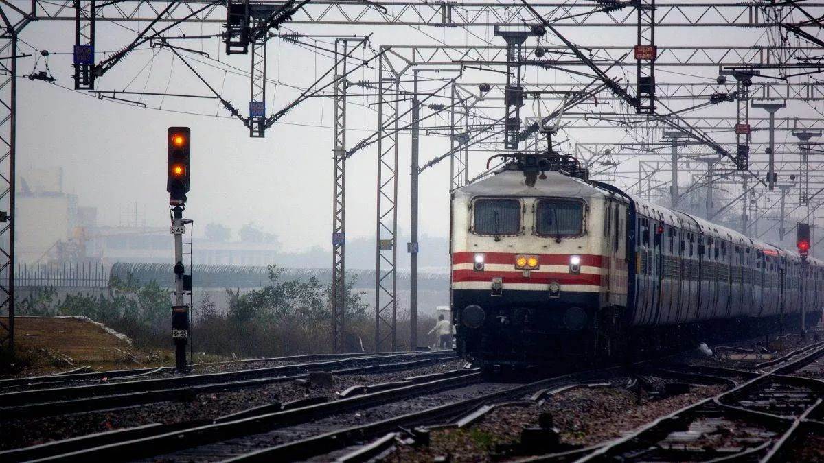 railway news 16 trains cancelled routes diverted in chakradharpur rail division