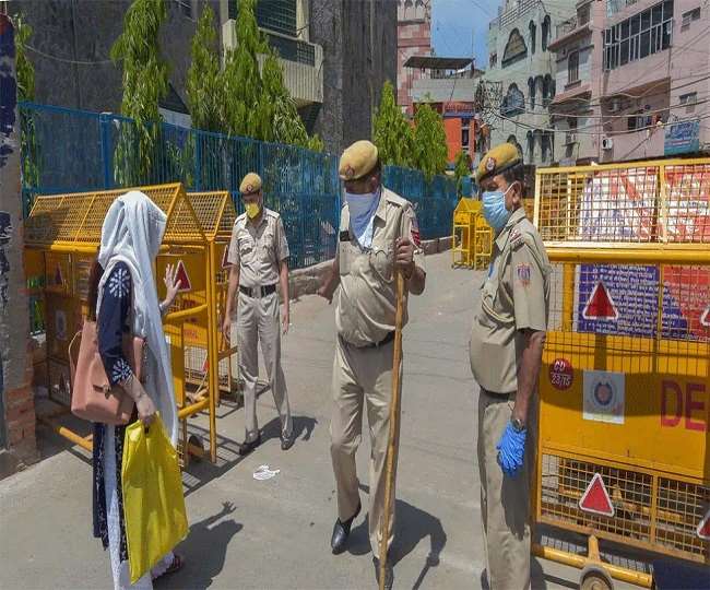Delhi Containment Zones List: प्रवासियों के लिए दिल्ली सरकार ने लिया बड़ा फैसला, जानिये- कंटेनमेंट जोन की संख्या