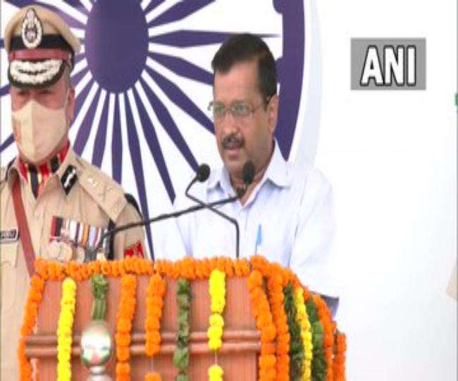 सीएम अरविंद केजरीवाल ने सचिवालय में फहराया तिरंगा।