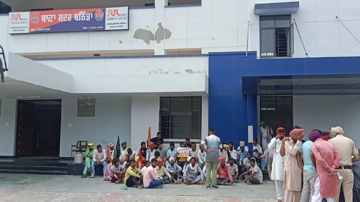 बठिंडा में स्वतंत्रता दिवस पर कच्चे कर्मचारियों का प्रदर्शन, पुलिस ने गिरफ्तार कर थानों में किया बंद
