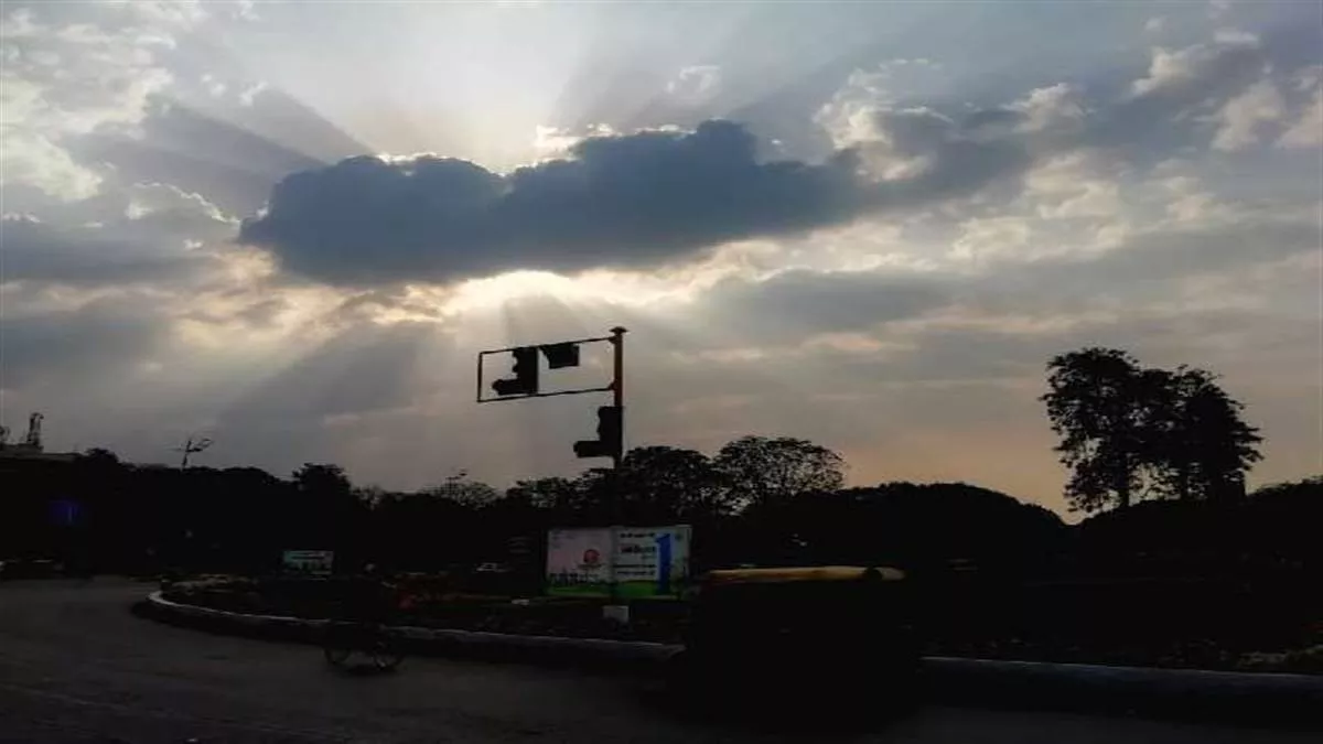 Chandigarh Weather Update: ट्राइसिटी में बादलों के साथ हुई सुबह की शुरूआत, अगले 48 घंटों में जोरदार वर्षा के आसार
