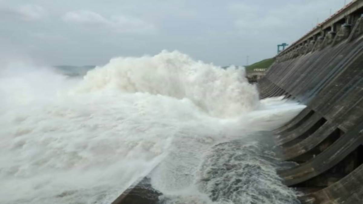 Odisha Flood: हीराकुद जल भंडार के 8 गेट को बंद किए जाएंगे।
