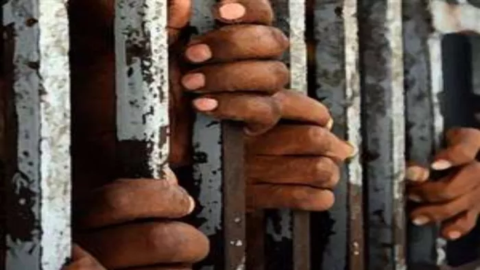 बिलकिस बानो सामूहिक दुष्कर्म मामले में आजीवन कारावास की सजा पाने वाले सभी ग्यारह दोषी रिहा कर दिए गए हैं।