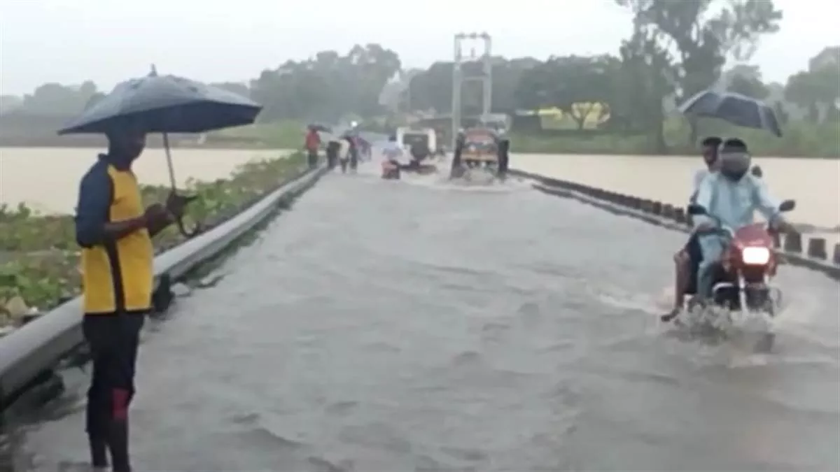 Odisha Flood 2022: ओडिशा की जीवन रेखा महानदी खतरे के निशान से पार, बांकी-बैदेश्वर मार्ग जलमग्न