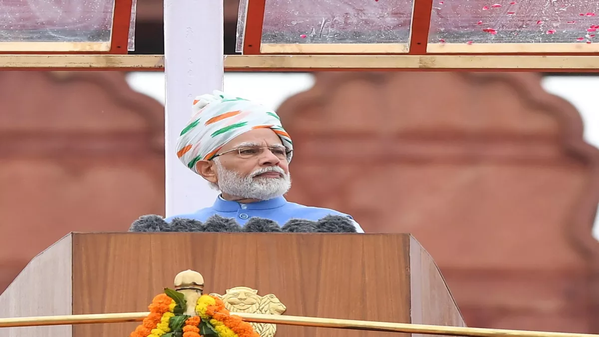 Independence Day Speech: पीएम मोदी ने नारी शक्ति को किया नमन, लोगों से कहा- महिलाओं के प्रति अपनी मानसिकता बदलिए, उनका सम्मान करिए